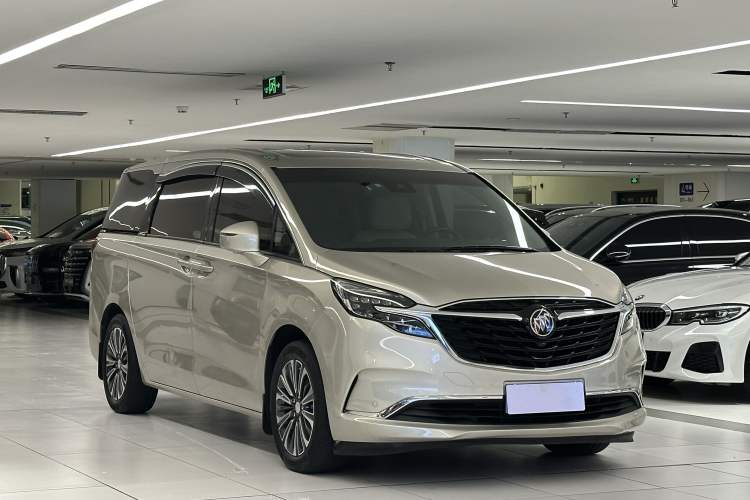 Used Buick GL8 2022 ES Land Cruiser 653T Luxury Model Exterior 2