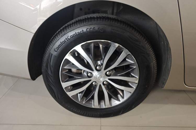 Used Buick GL8 2022 ES Landtrek 653T Luxury Edition Exterior 2
