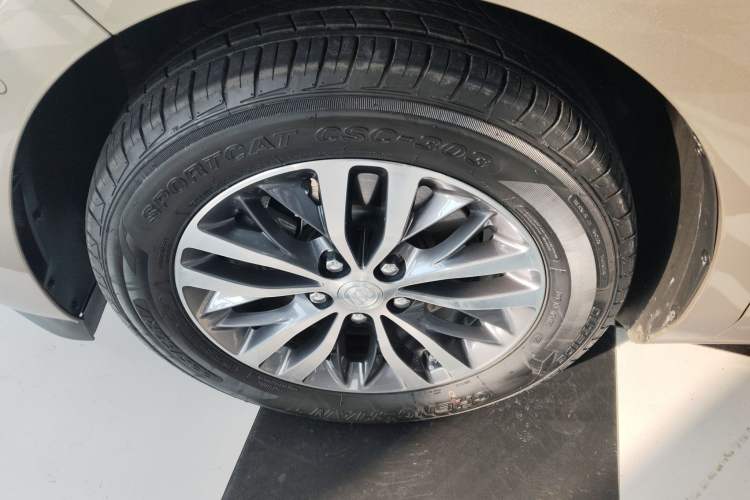 Used Buick GL8 2022 ES Landtrek 653T Luxury Edition Exterior 3