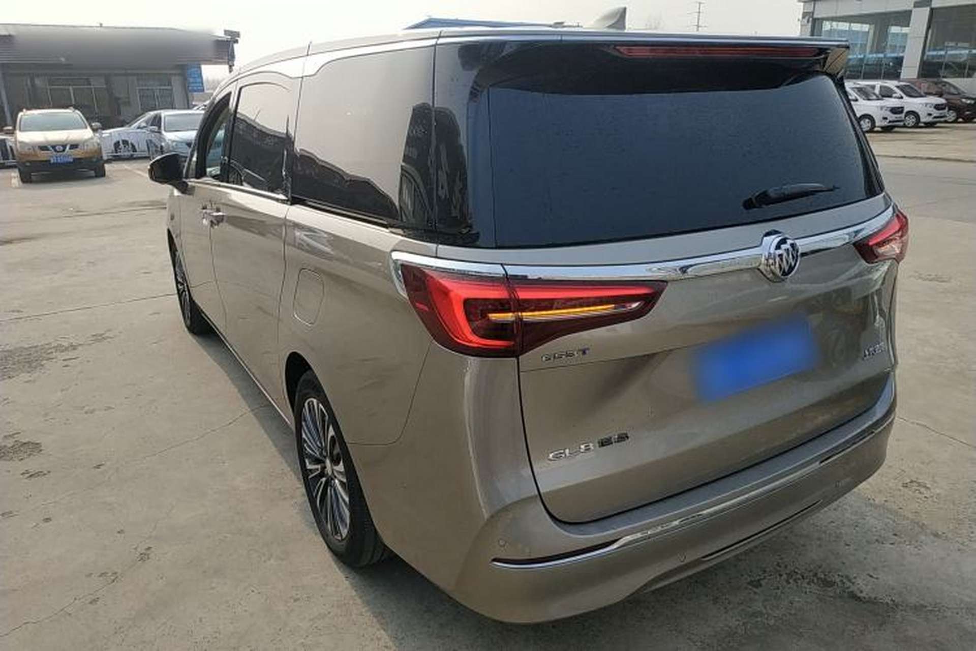 Used Buick GL8 2022 ES Land Cruiser 653T Luxury Model Exterior 3