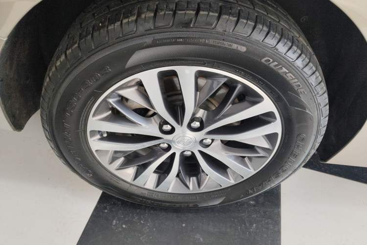 Used Buick GL8 2022 ES Landtrek 653T Luxury Edition Exterior 4