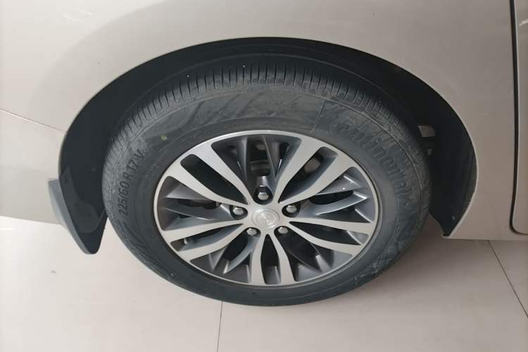 Used Buick GL8 2022 ES Landtrek 653T Comfort Edition Exterior 5