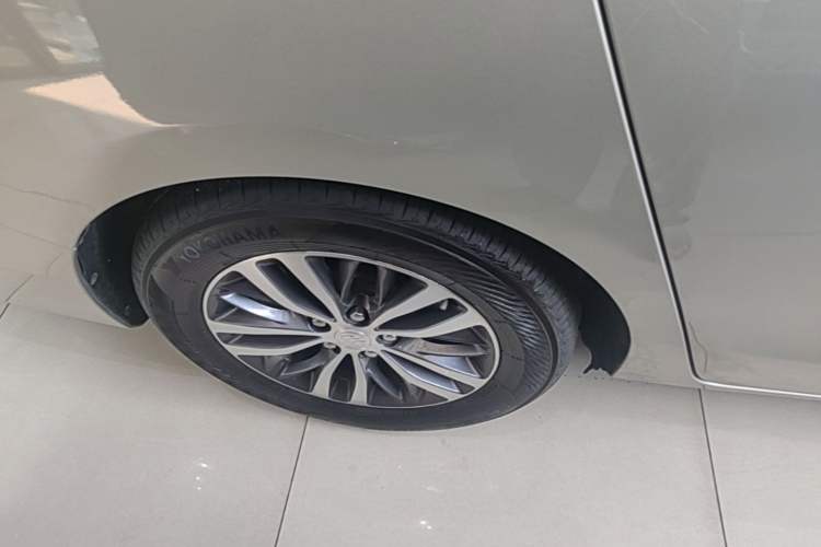 Used Buick GL8 2022 ES Landtrek 653T Comfort Edition Exterior 5