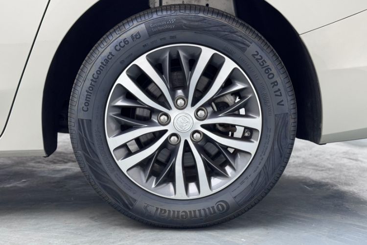 Used Buick GL8 2022 ES Landtrek 653T Luxury Edition Exterior 5