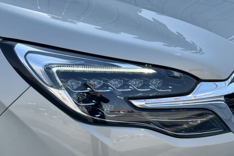 Used Buick GL8 2022 ES Landtrek 653T Comfort Edition Exterior 7