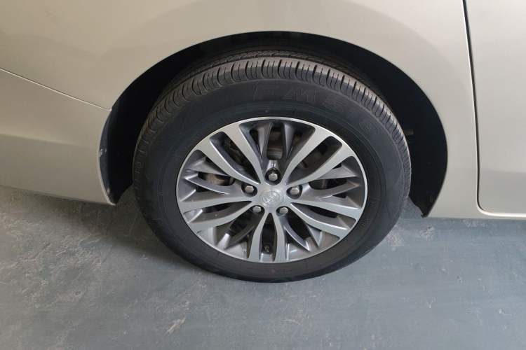 Used Buick GL8 2022 ES Landtrek 653T Comfort Edition Exterior 8