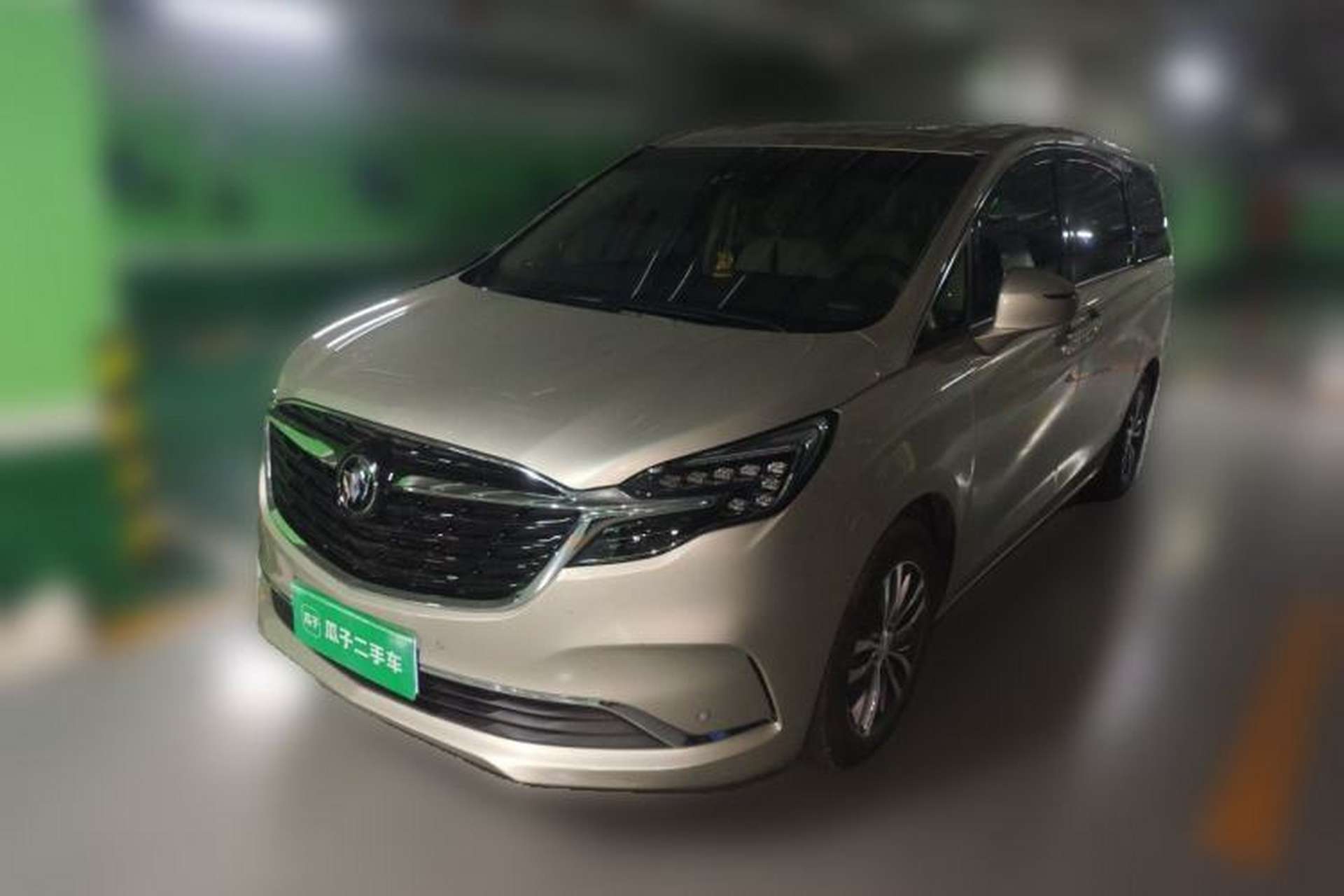 Used Buick GL8 2022 ES Landtrek 653T Luxury Edition Front Left 45 Deg