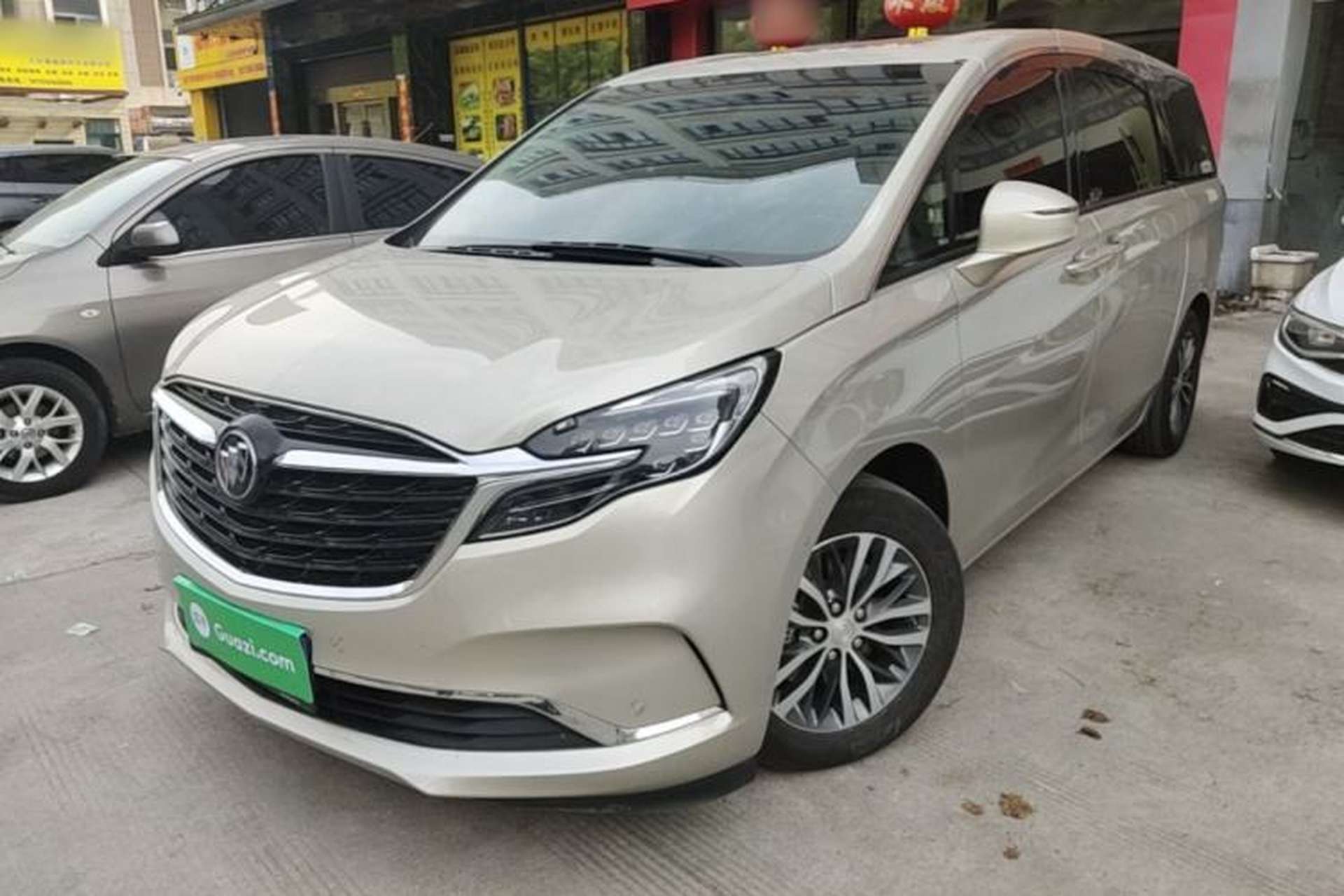 Used Buick GL8 2022 ES Landtrek 653T Luxury Edition Front Left 45 Deg