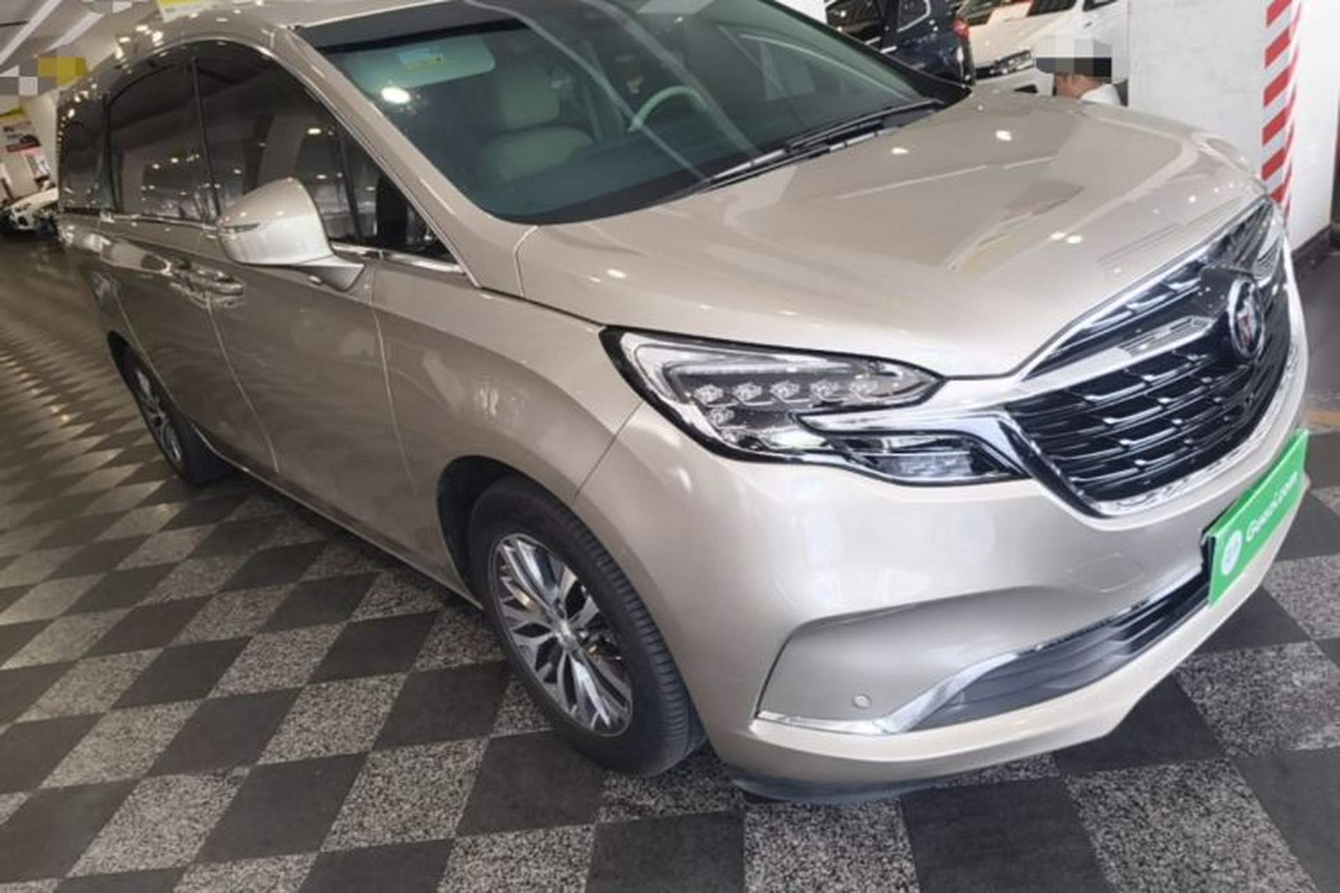 Used Buick GL8 2022 ES Landtrek 653T Luxury Edition Front Right 45 Deg