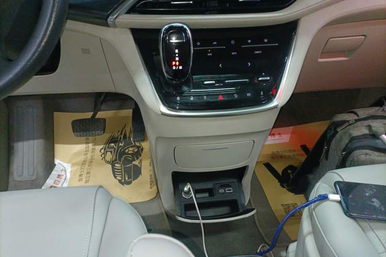 Used Buick GL8 2022 ES Landtrek 653T Comfort Edition Gear Lever