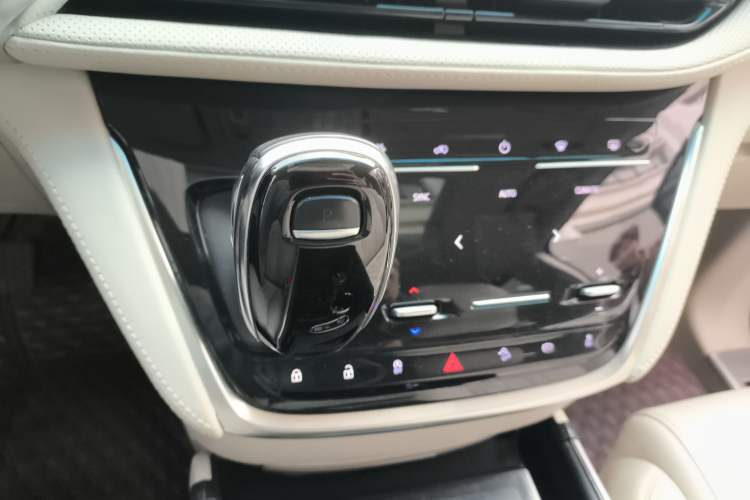 Used Buick GL8 2022 ES Landtrek 653T Comfort Edition Gear Lever