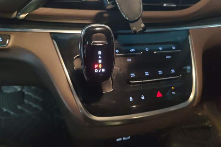 Used Buick GL8 2022 Land Business Class 652T Luxury Model Gear Lever