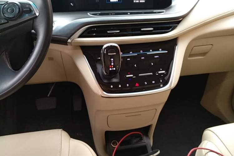 Used Buick GL8 2022 ES Landtrek 653T Luxury Edition Gear Lever