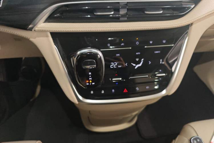 Used Buick GL8 2022 ES Landtrek 653T Luxury Edition Gear Lever