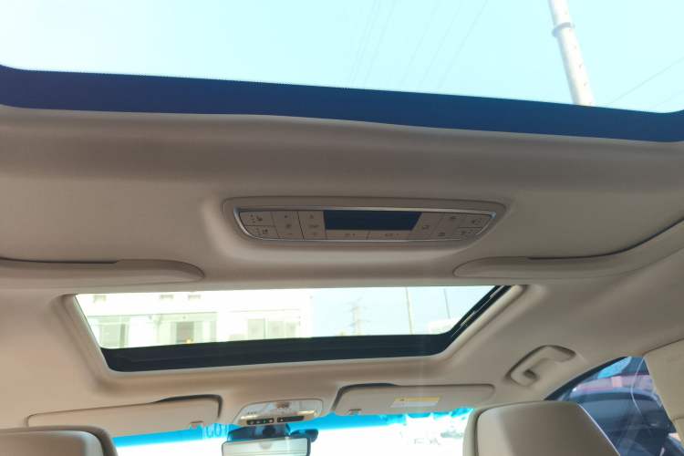 Used Buick GL8 2022 ES Land Cruiser 653T Luxury Model Headliner