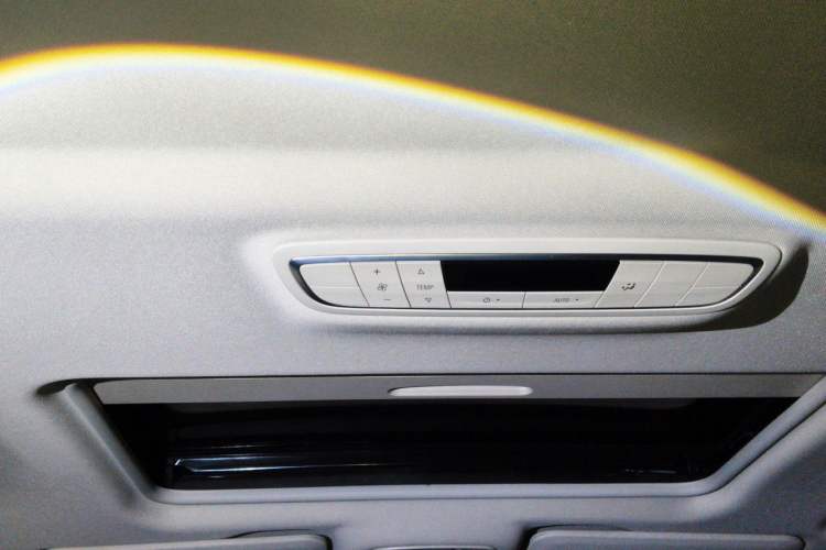 Used Buick GL8 2022 ES Landtrek 653T Comfort Edition Headliner
