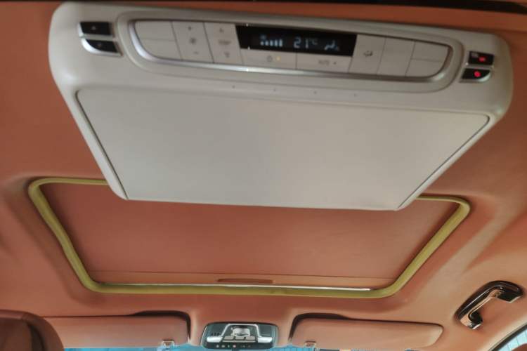 Used Buick GL8 2022 ES Landtrek 653T Comfort Edition Headliner