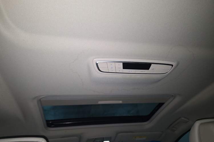 Used Buick GL8 2022 ES Landtrek 653T Comfort Edition Headliner