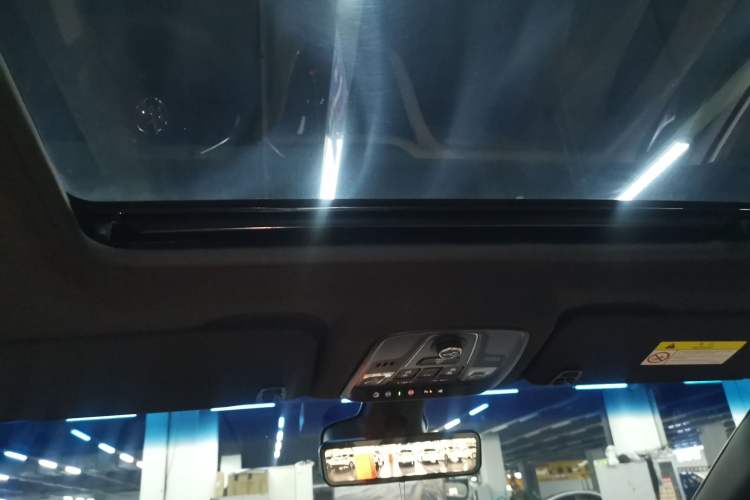 Used Buick GL8 2022 ES Land Cruiser 653T Luxury Model Headliner