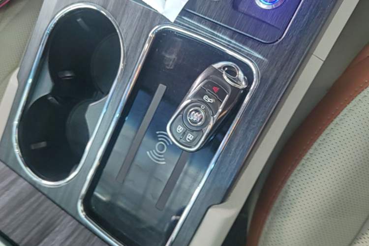 Used Buick GL8 2022 ES Landtrek 653T Comfort Edition Interior 1