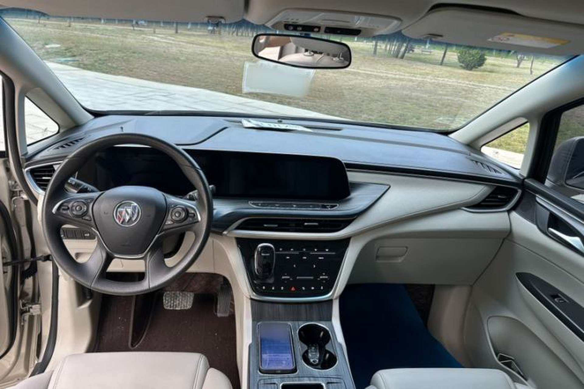 Used Buick GL8 2022 ES Landtrek 653T Comfort Edition Interior 1