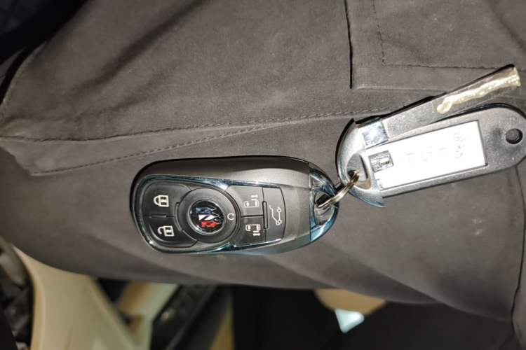 Used Buick GL8 2022 ES Land Cruiser 653T Luxury Model Interior 1