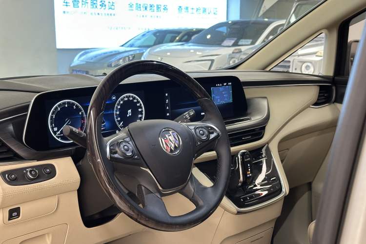 Used Buick GL8 2022 ES Land Cruiser 653T Luxury Model Interior 13
