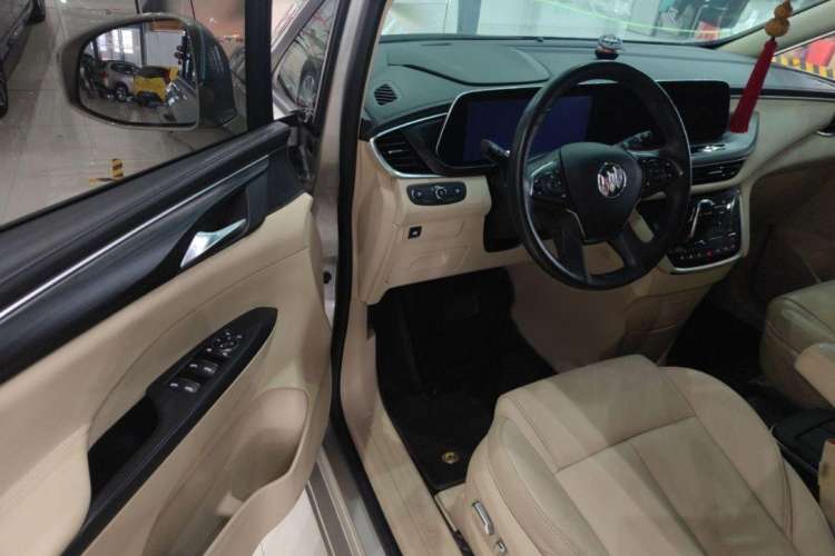 Used Buick GL8 2022 ES Landtrek 653T Luxury Edition Interior 2