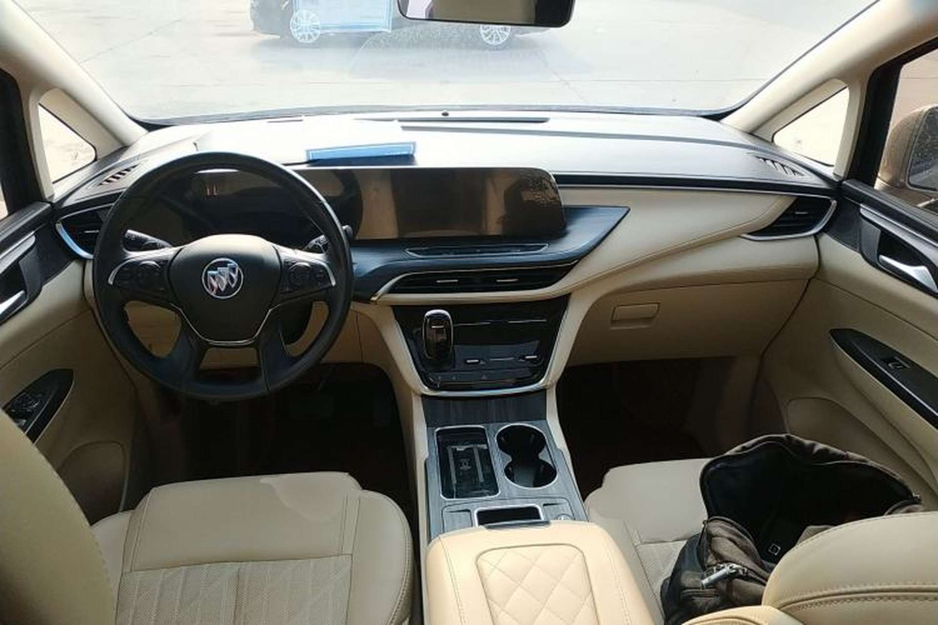 Used Buick GL8 2022 ES Land Cruiser 653T Luxury Model Interior 2