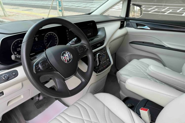Used Buick GL8 2022 ES Landtrek 653T Comfort Edition Interior 2