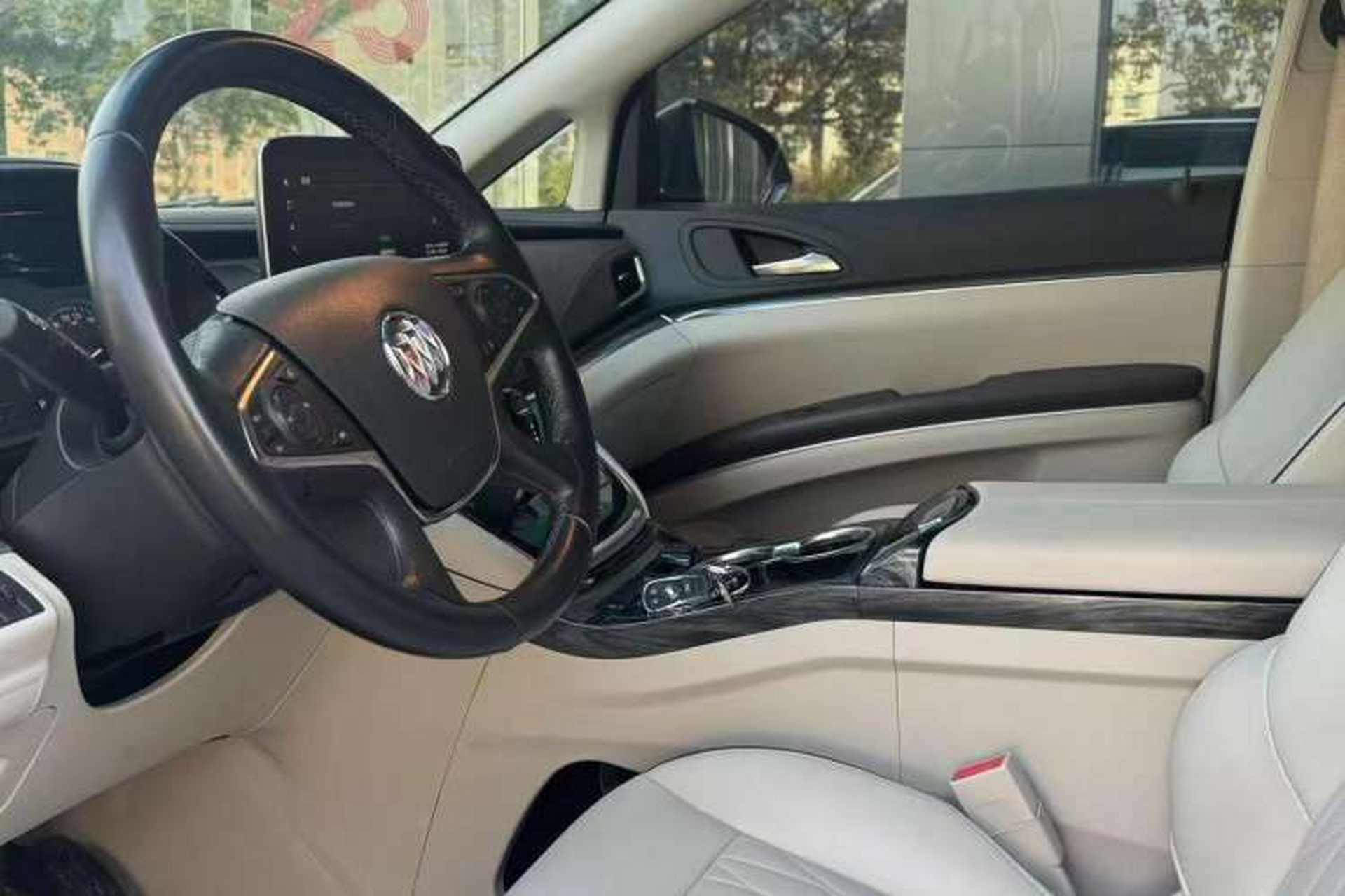 Used Buick GL8 2022 Land Business Class 652T Luxury Model Interior 3