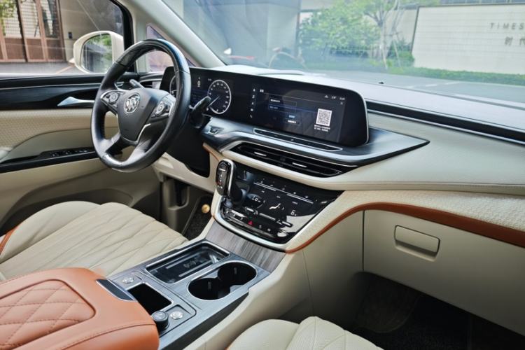 Used Buick GL8 2022 ES Landtrek 653T Comfort Edition Interior 3