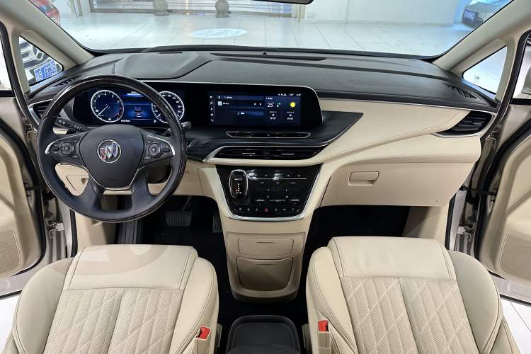 Used Buick GL8 2022 ES Land Cruiser 653T Luxury Model Interior 3