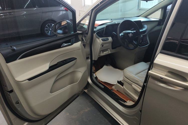 Used Buick GL8 2022 ES Landtrek 653T Comfort Edition Interior 3