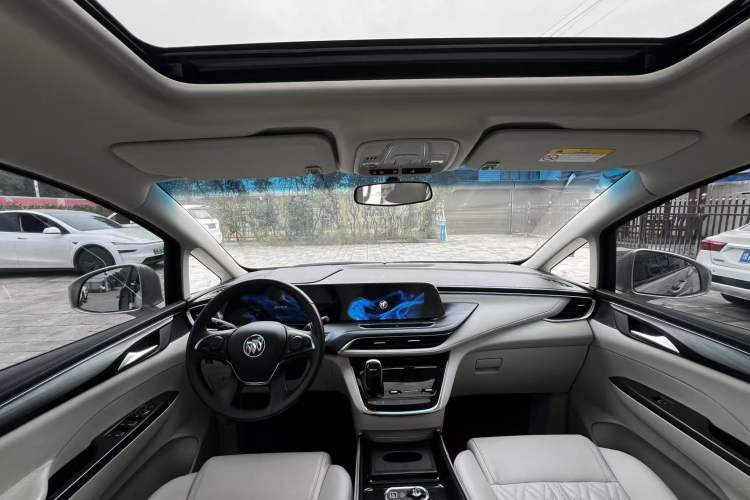 Used Buick GL8 2022 ES Landtrek 653T Comfort Edition Interior 3