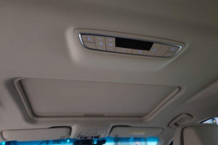 Used Buick GL8 2022 ES Landtrek 653T Luxury Edition Interior 4