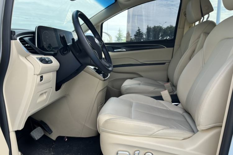 Used Buick GL8 2022 ES Landtrek 653T Luxury Edition Interior 4
