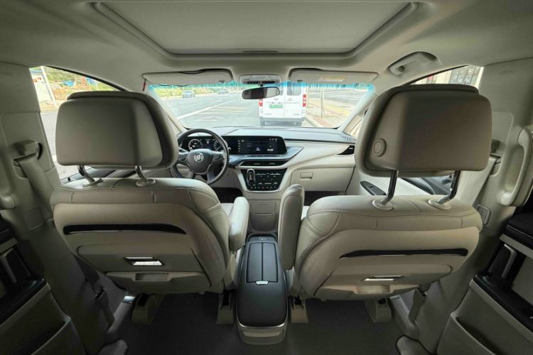 Used Buick GL8 2022 ES Landtrek 653T Comfort Edition Interior 5