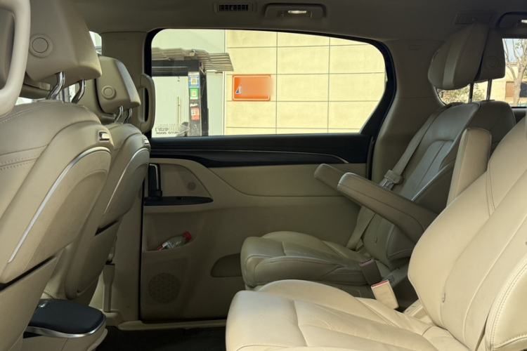 Used Buick GL8 2022 ES Landtrek 653T Luxury Edition Interior 6