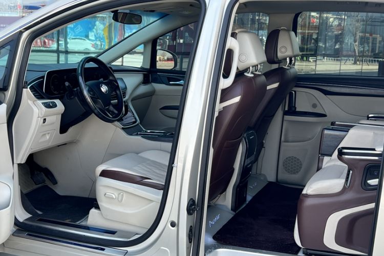 Used Buick GL8 2022 ES Landtrek 653T Comfort Edition Interior 7