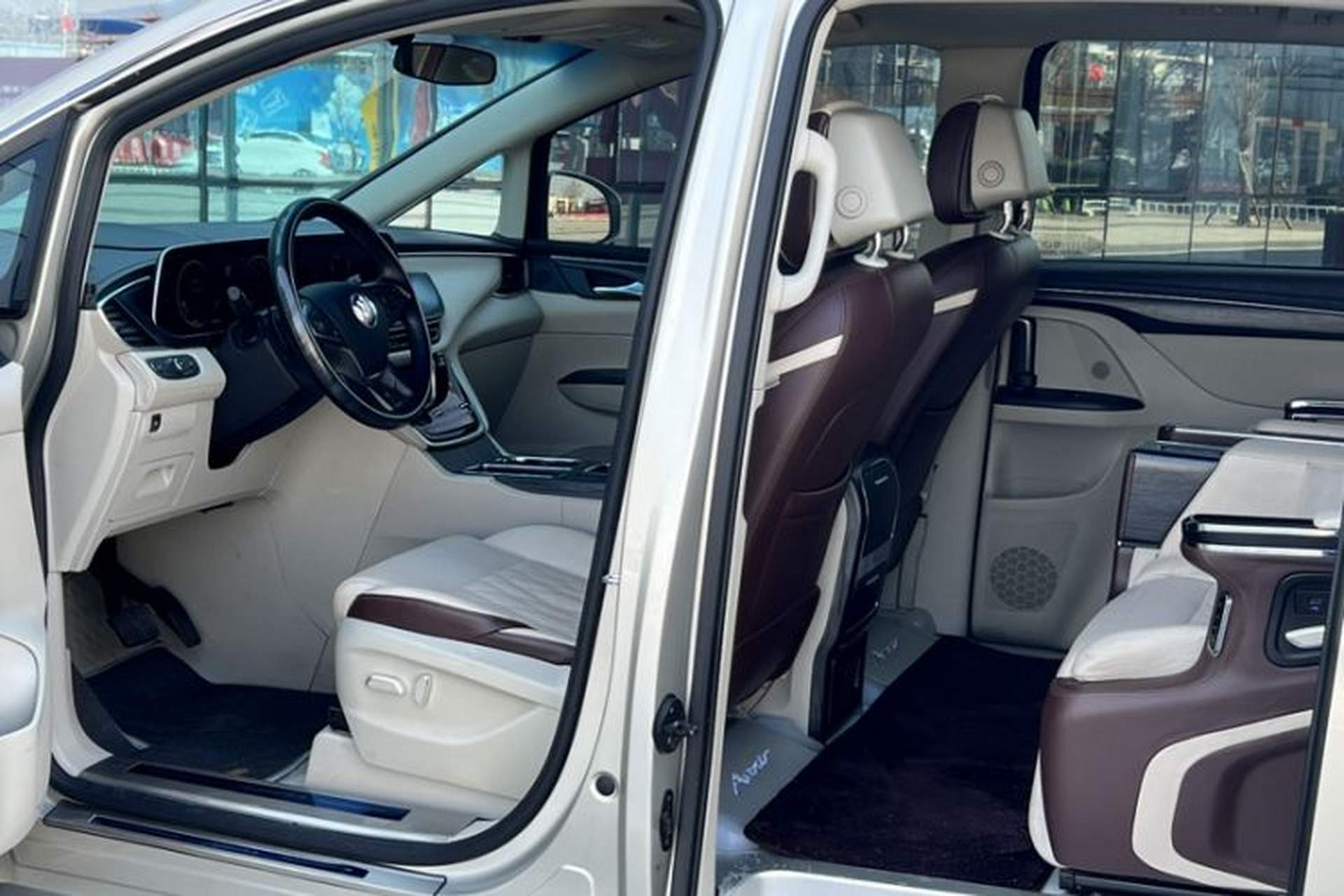 Used Buick GL8 2022 ES Landtrek 653T Comfort Edition Interior 7