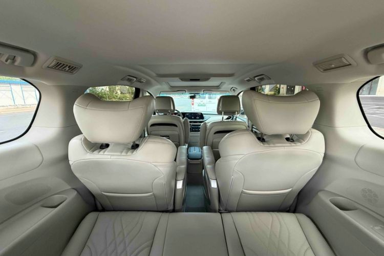 Used Buick GL8 2022 ES Landtrek 653T Comfort Edition Interior 8