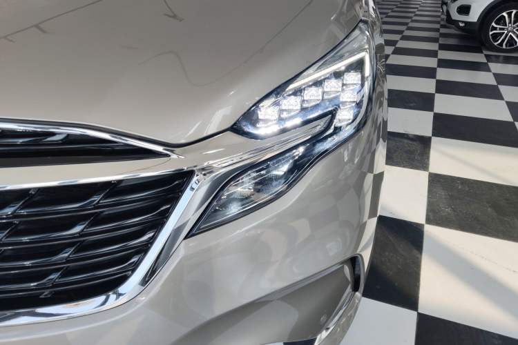Used Buick GL8 2022 ES Landtrek 653T Luxury Edition Left Front Headlight