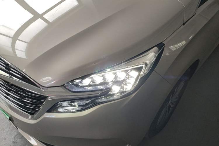 Used Buick GL8 2022 ES Landtrek 653T Luxury Edition Left Front Headlight
