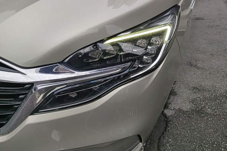 Used Buick GL8 2022 ES Landtrek 653T Comfort Edition Left Front Headlight