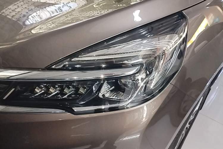 Used Buick GL8 2022 Land Business Class 652T Luxury Model Left Front Headlight