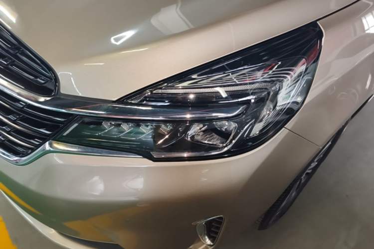 Used Buick GL8 2022 Land Business Class 652T Luxury Model Left Front Headlight