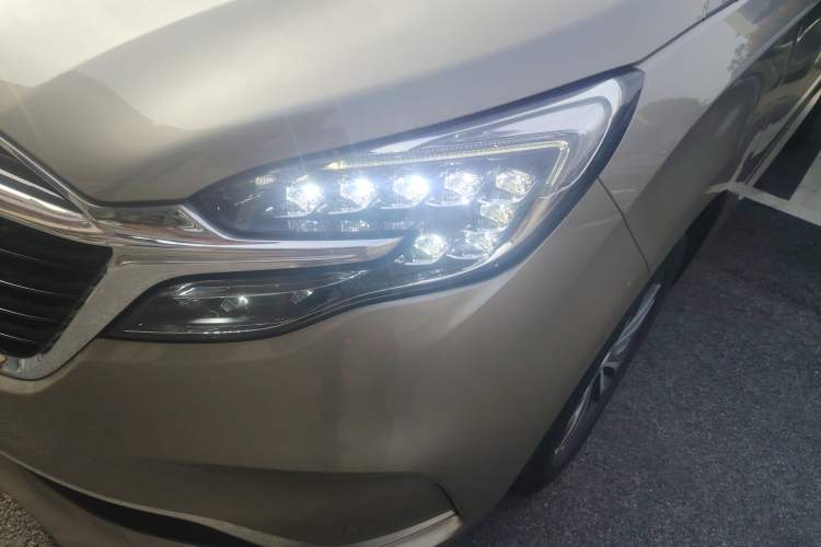 Used Buick GL8 2022 ES Landtrek 653T Luxury Edition Left Front Headlight