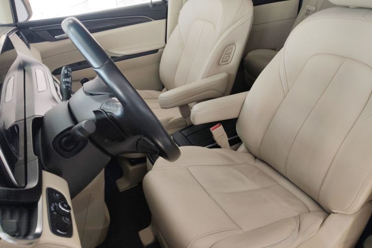 Used Buick GL8 2022 ES Landtrek 653T Luxury Edition Left Front Seat