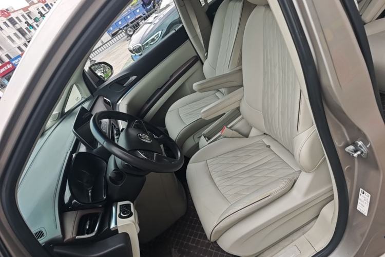 Used Buick GL8 2022 Land Executive Class 652T Prestige Model Left Front Seat